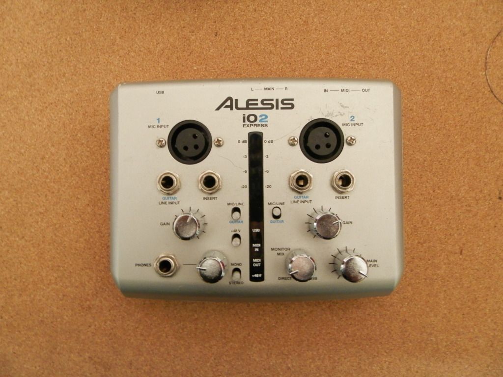 Alesis I02