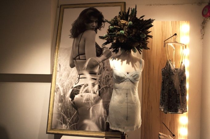 Maison Triumph Pop-up Store - The MakersMaison Triumph Pop-up Store - The Makers Maison Triumph Pop-up Store - The Makers
